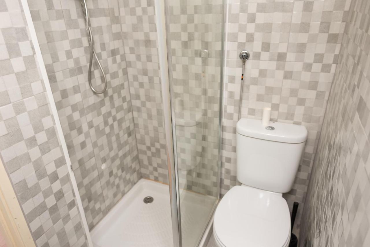 Marques Mini Hostel ลิสบอน ภายนอก รูปภาพ